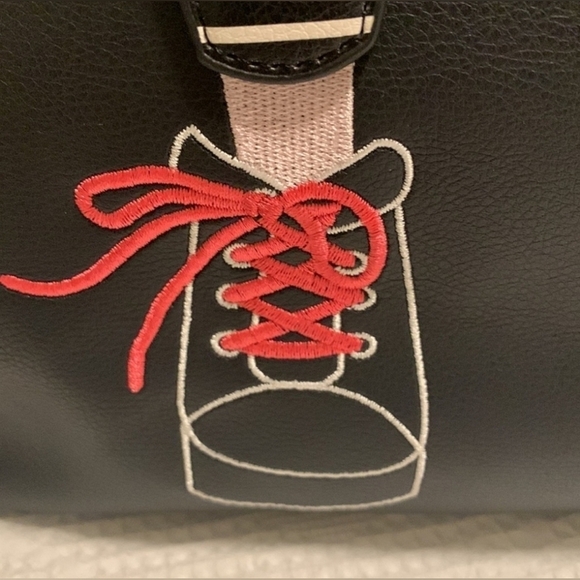 Betsey Johnson Weekend/Travel Bag/carryon/ vacation/ holiday/adjustable strap - Picture 4 of 16